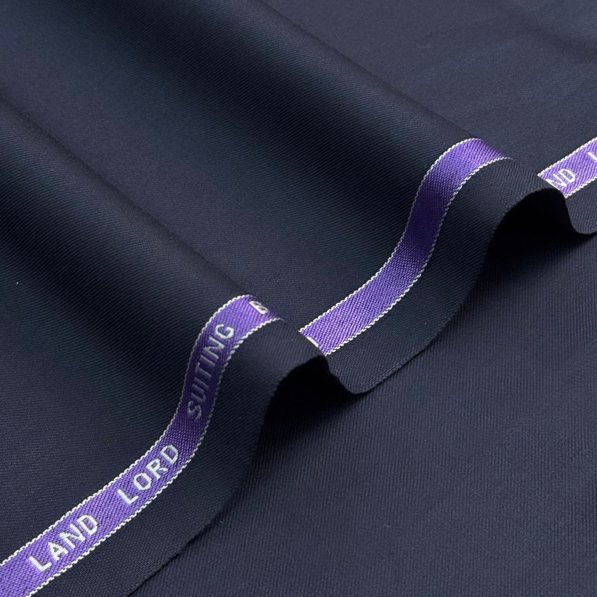 LAND LORD SUITING | RI-273 | UNSTITCH