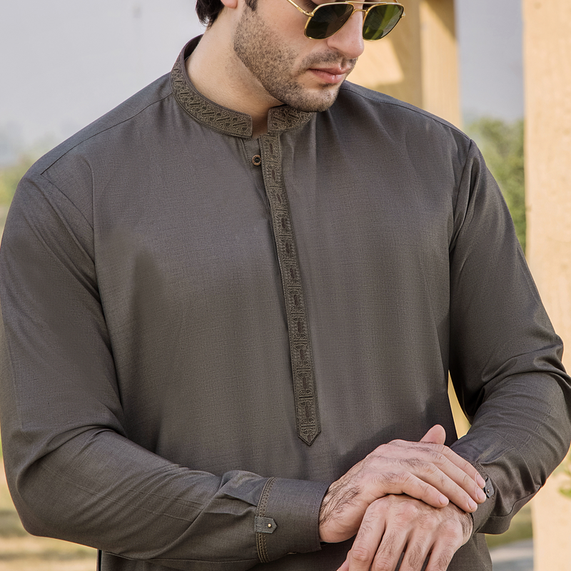Virsa Exclusive Suiting | CM-1300